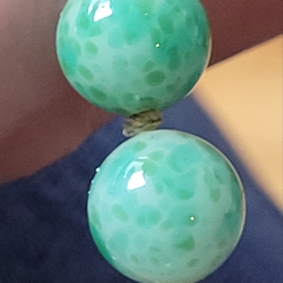 Peking Glass Necklace - Picture 6 of 8